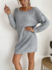 einfarbiges Strickkleid mit Rundhalsausschnitt 