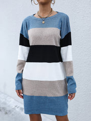 Blaues Pullover-Wollkleid 