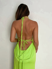 Neckholder-Maxikleid mit offenem Rückenschlitz 