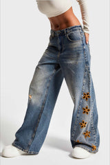 Locker sitzende, hochtaillierte Jeans mit Blumenstickerei
