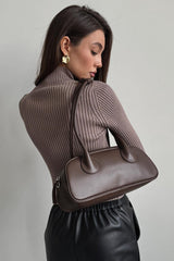 Eleganter Rollkragenpullover mit offenem Strickmuster