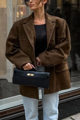 Brauner Wildledermantel im Retro-Blazer-Stil