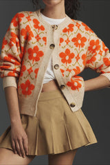 Elegante Strickjacke mit floralem Jacquardmuster, Knöpfen und langen Ärmeln