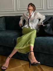 Sexy, lockere weiße Rüschenbluse