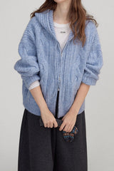 Retro-Strickjacke mit Kapuze aus weicher Wolle
