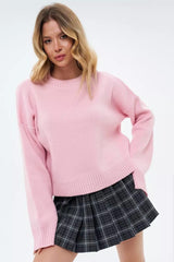 Unifarbener, locker gestrickter Rundhalspullover