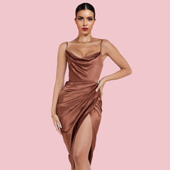 Trägerloses, ärmelloses, figurbetontes Midikleid mit Rüschen HI1250