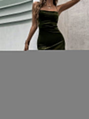 Rückenfreies Strickkleid 
