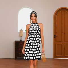 Neckholder-Kleid mit offenem Rücken und Polka-Dots 