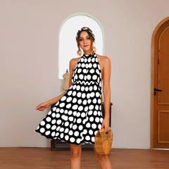 Neckholder-Kleid mit offenem Rücken und Polka-Dots 