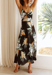 Kleid mit tropischem Print und Cut-outs