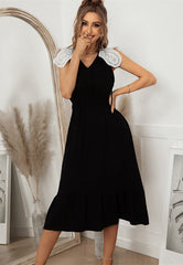 Kleid mit Schleifenkragen und Muschelspitze