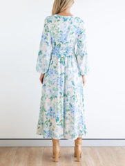 Kleid mit Blumenmuster und geraffter Taille 