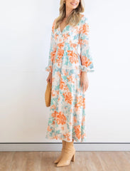 Kleid mit Blumenmuster und geraffter Taille 