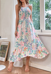 Mehrfarbiges Neckholderkleid mit Blumenmuster