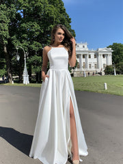 Neckholder-Kleid mit rückenfreiem Oberteil 