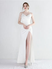 Neckholder-Kleid mit Schlitz 