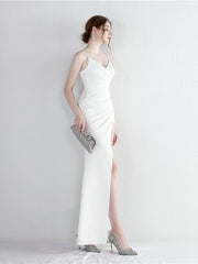 Neckholder-Kleid mit Schlitz 