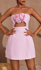 Trägerloses Minikleid mit Cut-outs