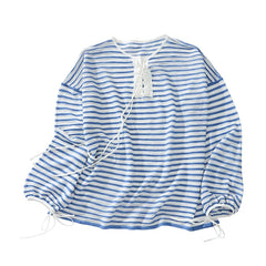 Gestreiftes Schnürtop im maritimen Stil