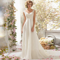Romantisches, charmantes Braut-Abendkleid mit V-Ausschnitt und Spitze aus Mesh 