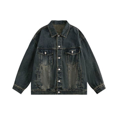 Outfit mit übergroßer Jeansjacke