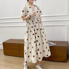 Figurschmeichelndes, schlichtes A-Linien-Kleid mit Polka-Dots