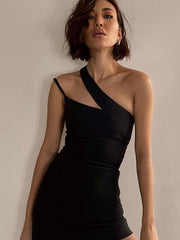 Schmale, schulterfreie Kleid 