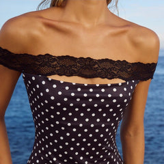Minikleid mit Bandeau-Detail und Spitzenmuster mit Polka-Dot-Print