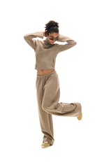 Set aus Sweatshirt und Jogginghose mit hohem Kragen und Reißverschluss