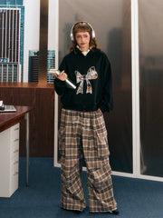Oversize-Kapuzenpullover mit Spitzenschleife
