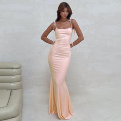Korallenrotes Trägerkleid 