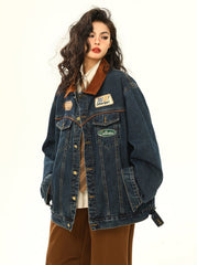 Jeansjacke mit Rennaufnäher und Cordkragen