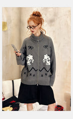 Oversized-Pullover mit Reißverschluss und Welpenmotiv