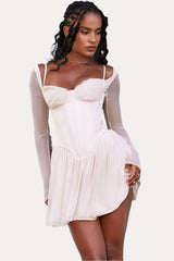 Französisches Kleid mit Mesh-Spitze und Fischgrätenmuster
