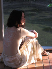 Bluse mit transparentem, besticktem Rückenteil