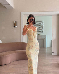 Figurbetontes Slipkleid mit Retro-Print