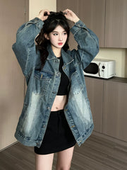 Outfit mit übergroßer Jeansjacke