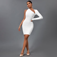 Neckholder-Minikleid mit asymmetrischem Schnitt, einem Ärmel und asymmetrischem Bandagenrand