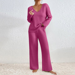 Loungewear-Set aus geripptem Strickpullover und passender Hose