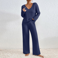 Loungewear-Set aus geripptem Strickpullover und passender Hose