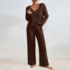 Loungewear-Set aus geripptem Strickpullover und passender Hose