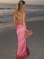 Trägerloses Maxikleid aus Bändermesh für den Strand