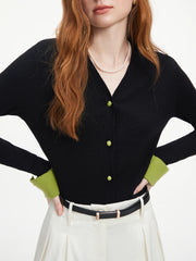 Langer Strickcardigan mit Farbblock-Design und V-Ausschnitt