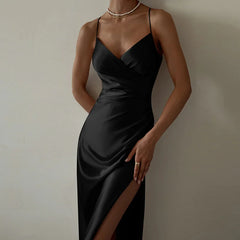 Satin-Midikleid mit rückenfreiem Schlitz