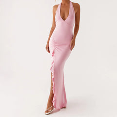 Schlankes, figurbetontes Spitzenkleid mit Neckholder und V-Ausschnitt
