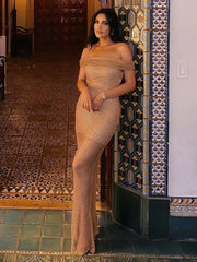 Maxikleid aus Kristallmesh mit schulterfreiem Oberteil