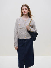 Kurzer, dicker Strickcardigan aus Wolle mit Knöpfen