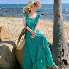 Boho-Kleid mit Blumenstickerei, Spitze und Schmetterlingsärmeln