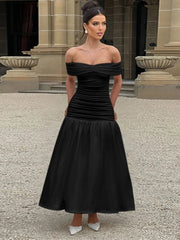 Gerafftes A-Linien-Maxikleid mit einer Schulter
